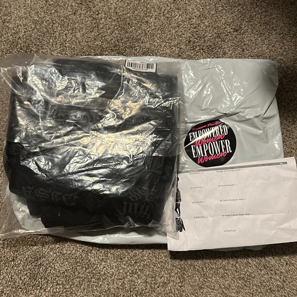 NEW Beautiful Disaster Identity sweatpants - Picture 10 of 12